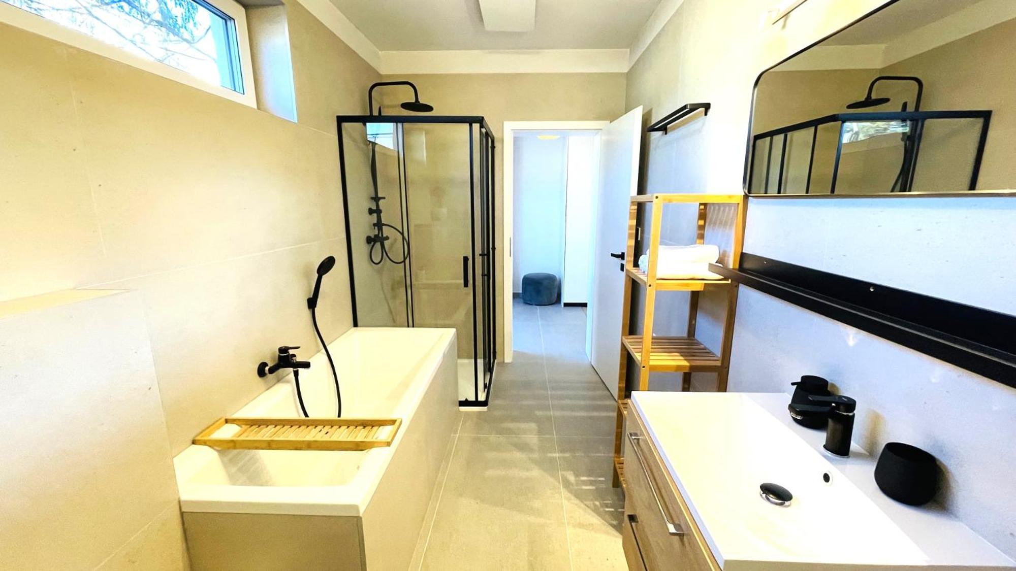 House Flow, 3 Room, Free 2 Parking Μπρατισλάβα Εξωτερικό φωτογραφία
