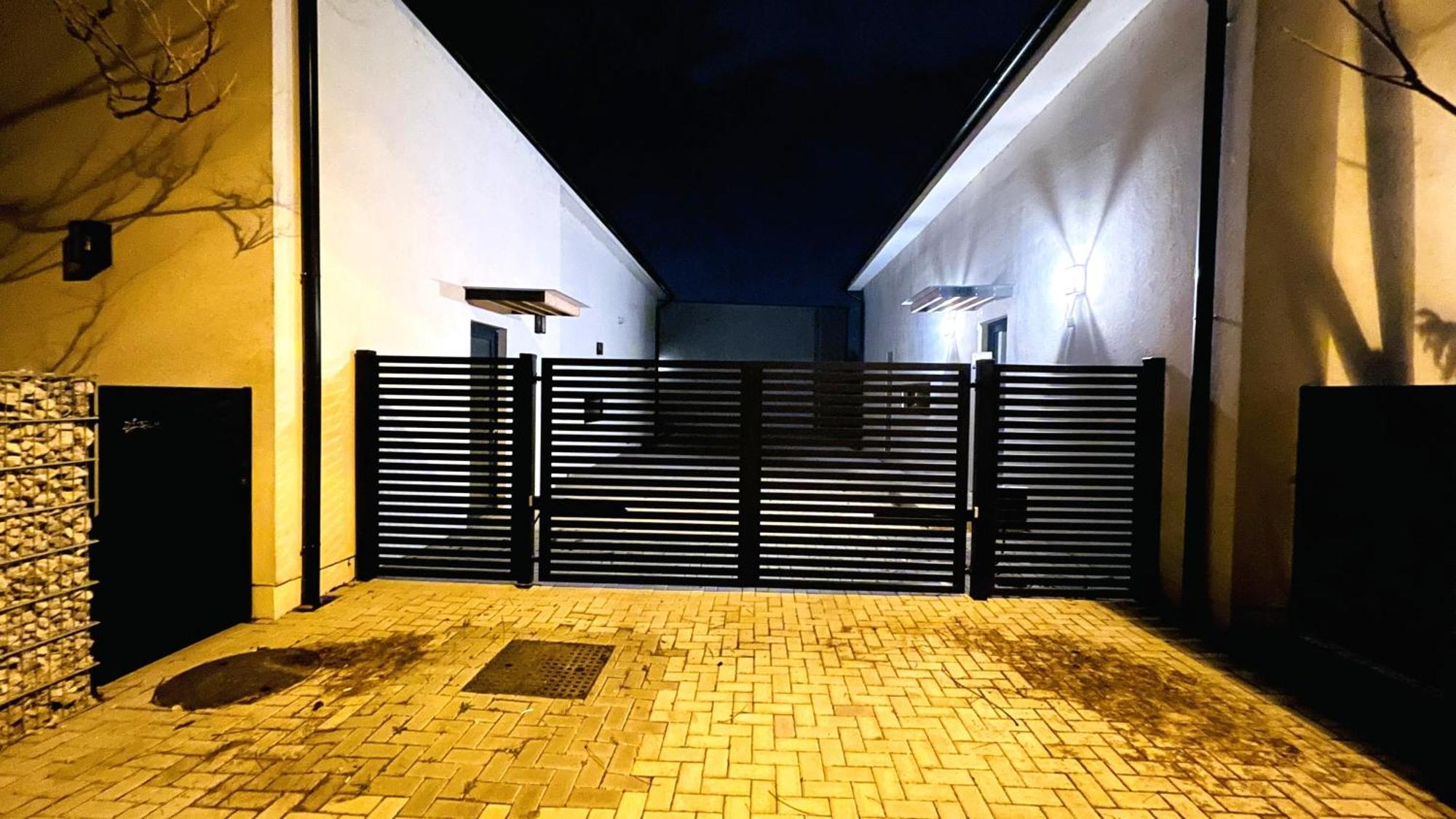 House Flow, 3 Room, Free 2 Parking Μπρατισλάβα Εξωτερικό φωτογραφία