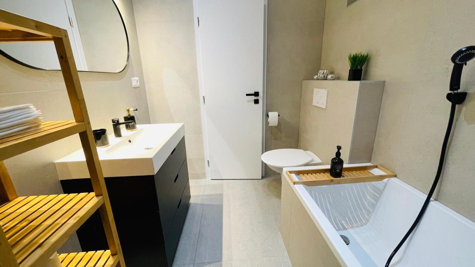 House Flow, 3 Room, Free 2 Parking Μπρατισλάβα Εξωτερικό φωτογραφία