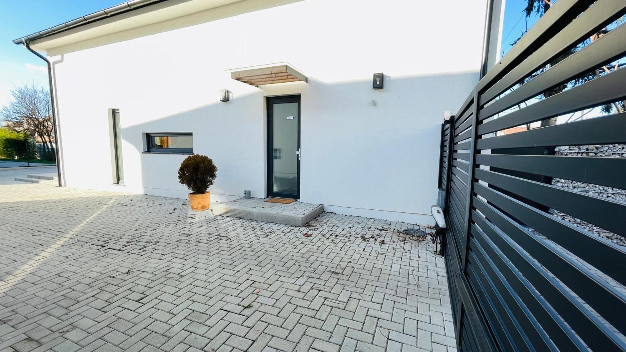 House Flow, 3 Room, Free 2 Parking Μπρατισλάβα Εξωτερικό φωτογραφία